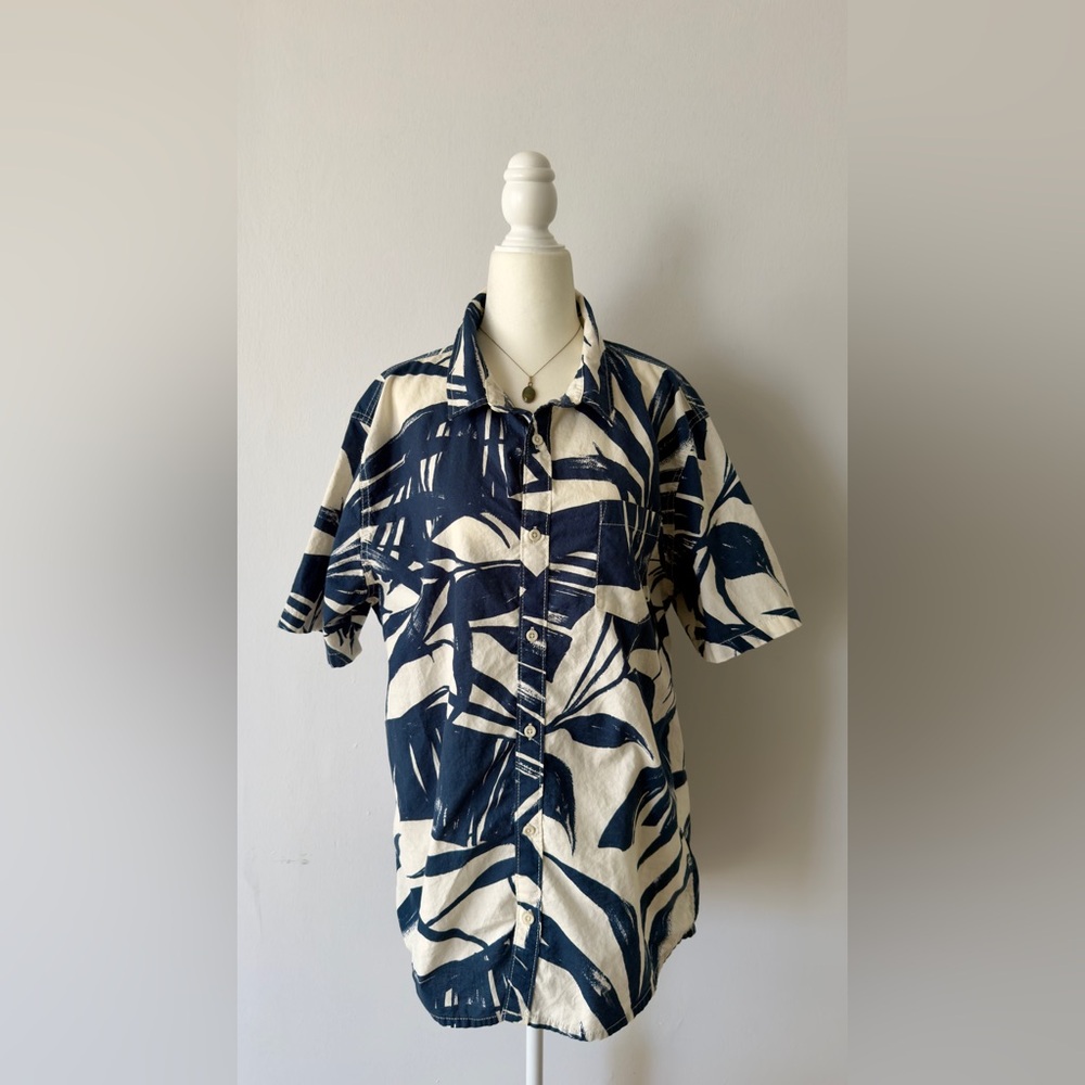 Quiksilver Navy and Cream Aloha Shirt